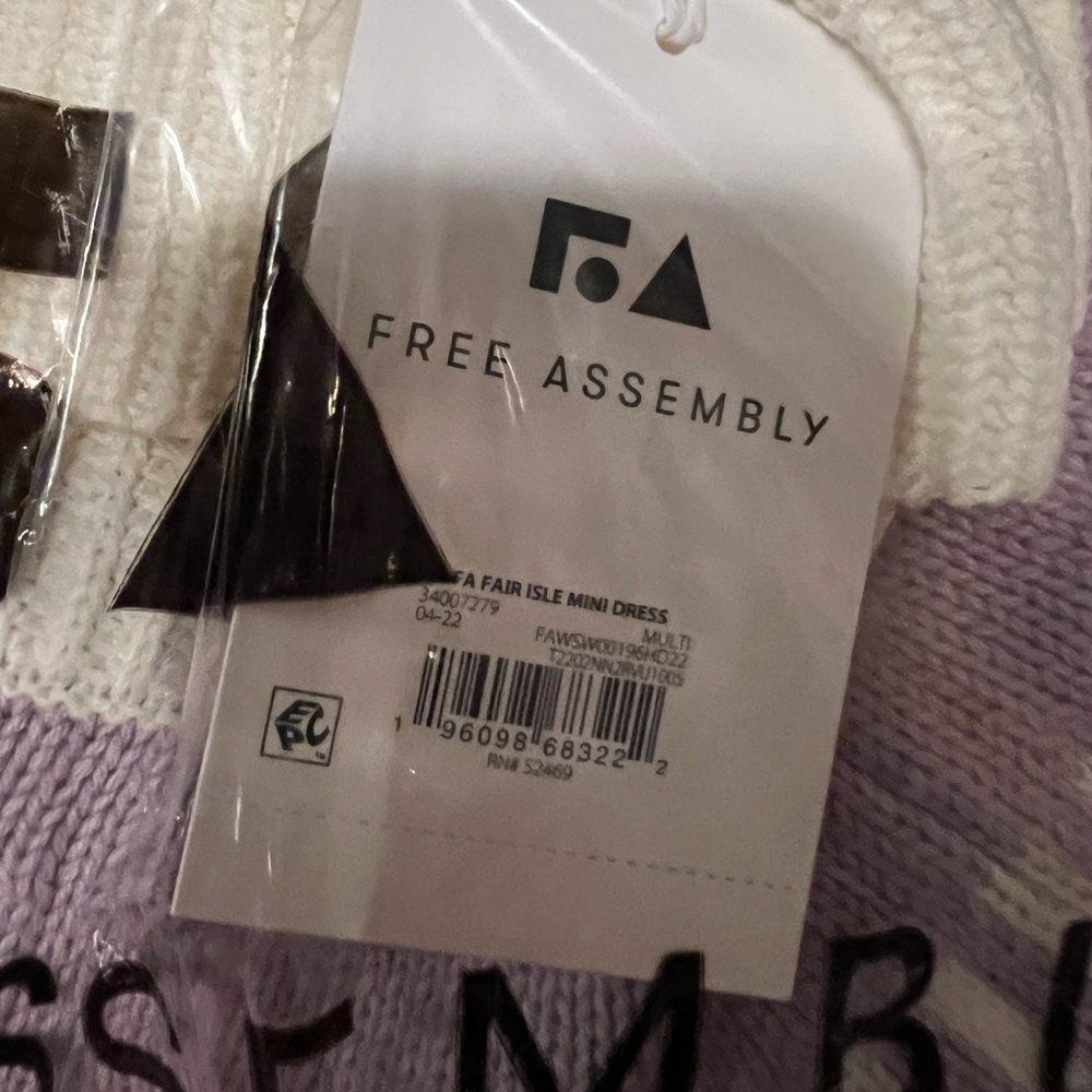Free Assembly sweater dress new in package cute - Picture 3 of 3